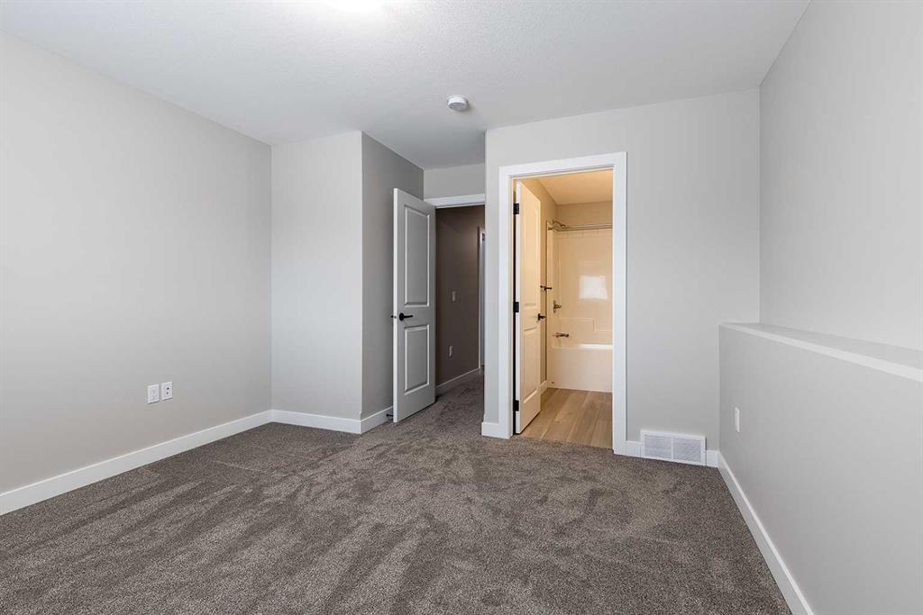 192 Somerset Way SE Unit: 1-4