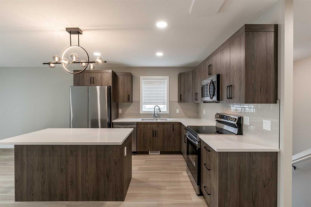 192 Somerset Way SE Unit: 1-4