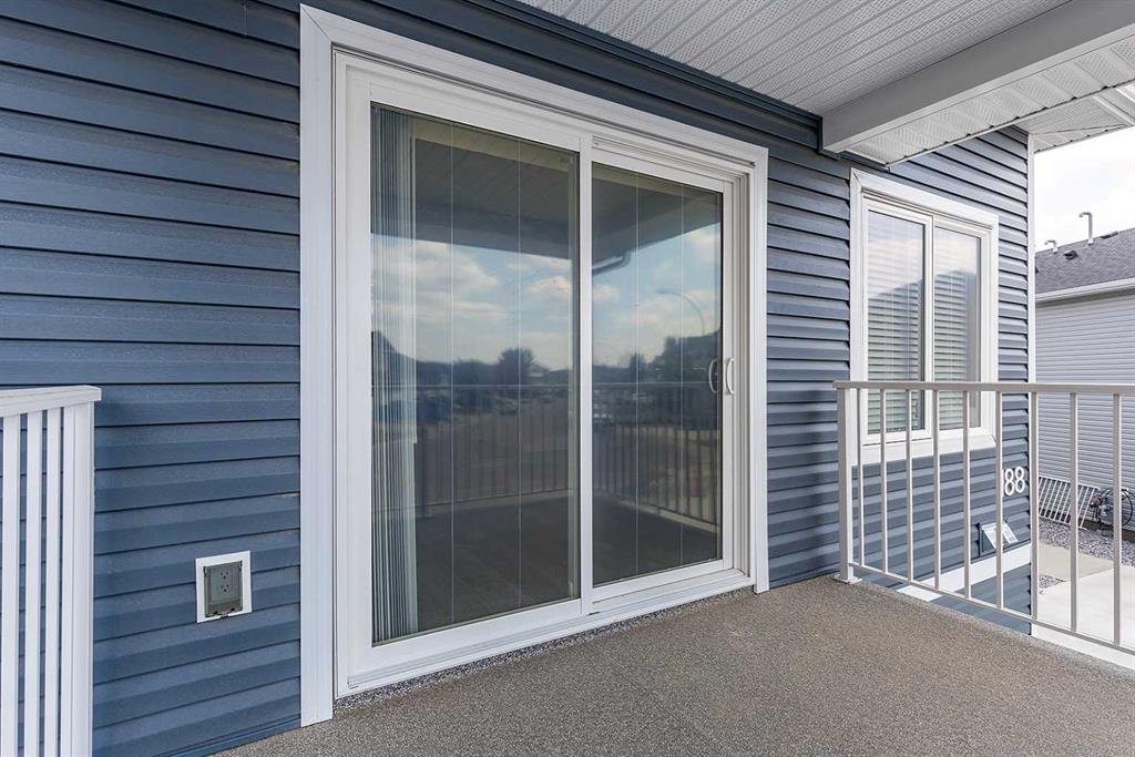 192 Somerset Way SE Unit: 1-4