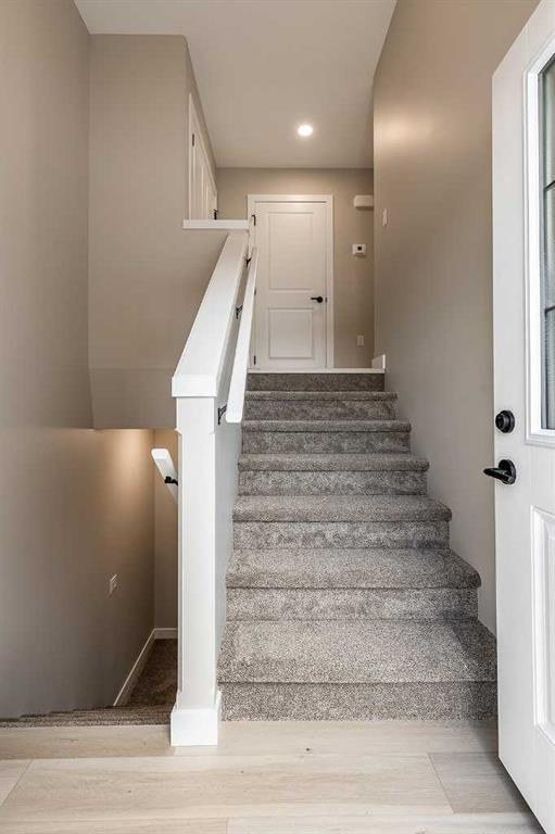192 Somerset Way SE Unit: 1-4