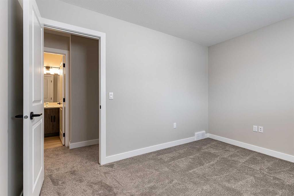 192 Somerset Way SE Unit: 1-4
