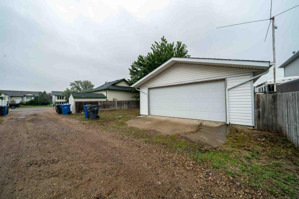 512 Hemingway Crescent NE