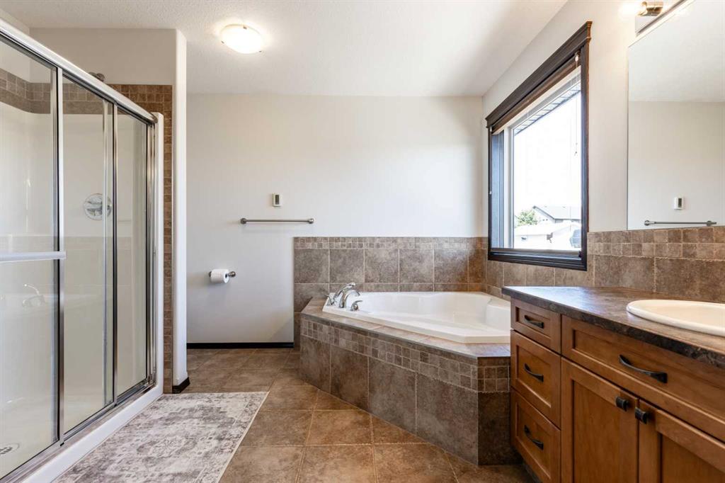 84 Terrace View NE