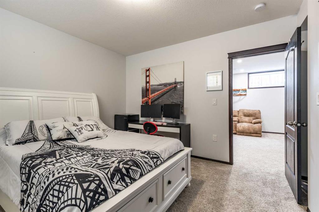 84 Terrace View NE