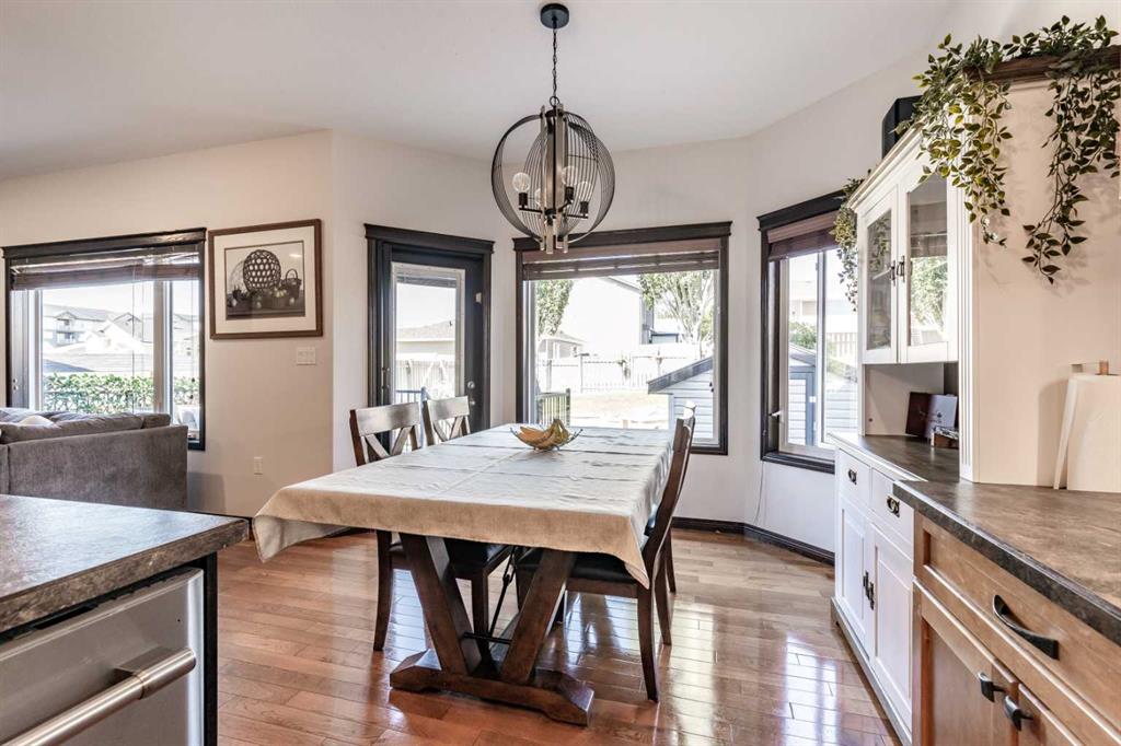 84 Terrace View NE