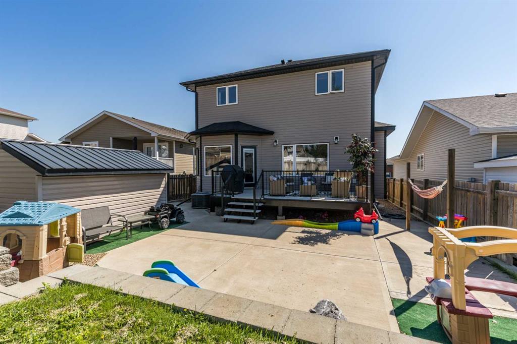 84 Terrace View NE