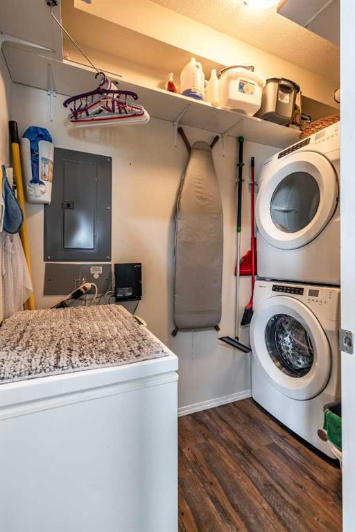 105 Main Street S Unit: 209