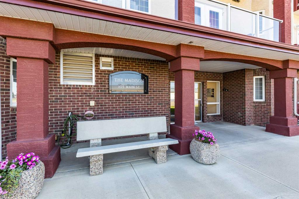 105 Main Street S Unit: 209