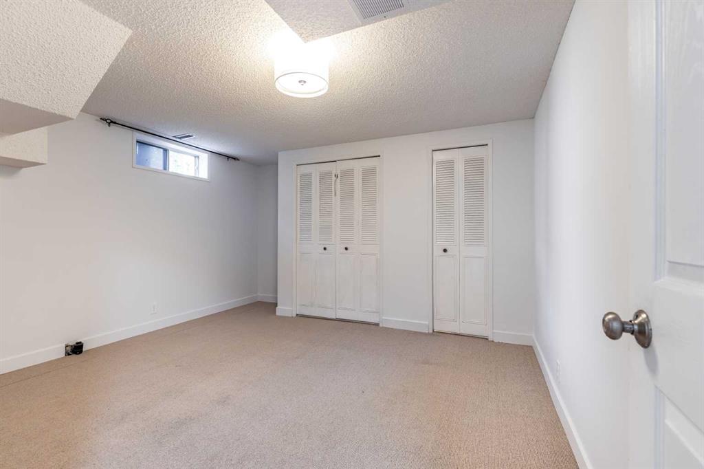 20 Rossland Bay SE