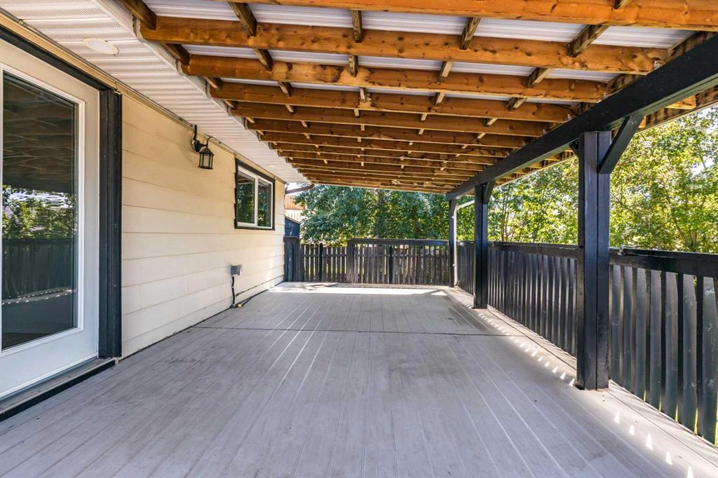 20 Rossland Bay SE