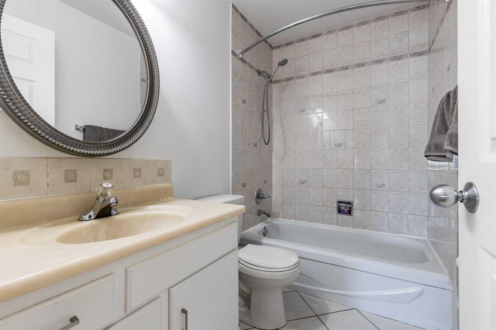 20 Rossland Bay SE