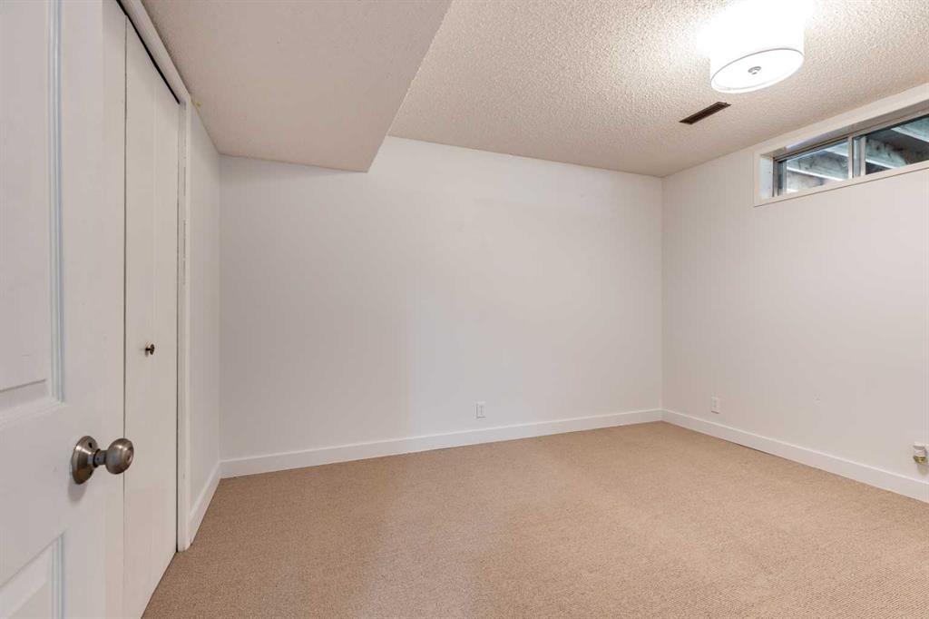 20 Rossland Bay SE