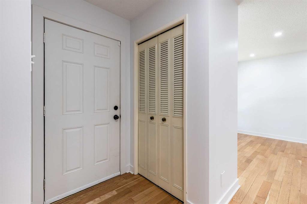 20 Rossland Bay SE