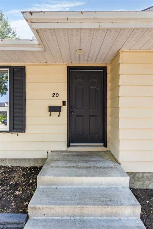 20 Rossland Bay SE