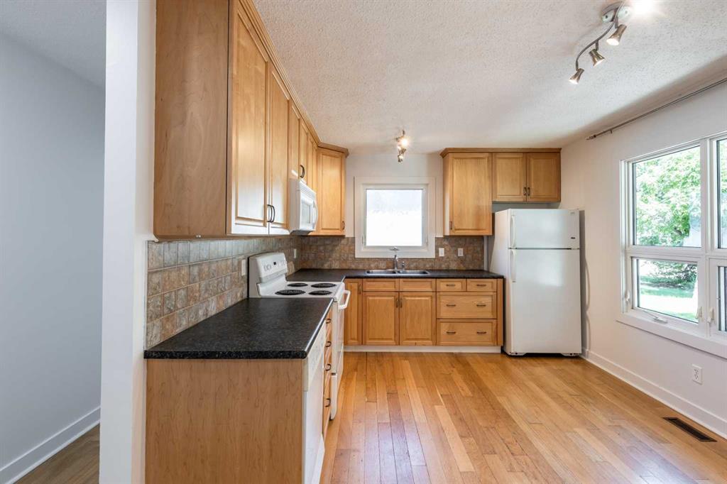 20 Rossland Bay SE