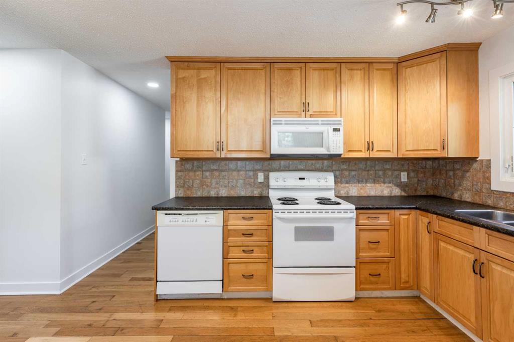 20 Rossland Bay SE