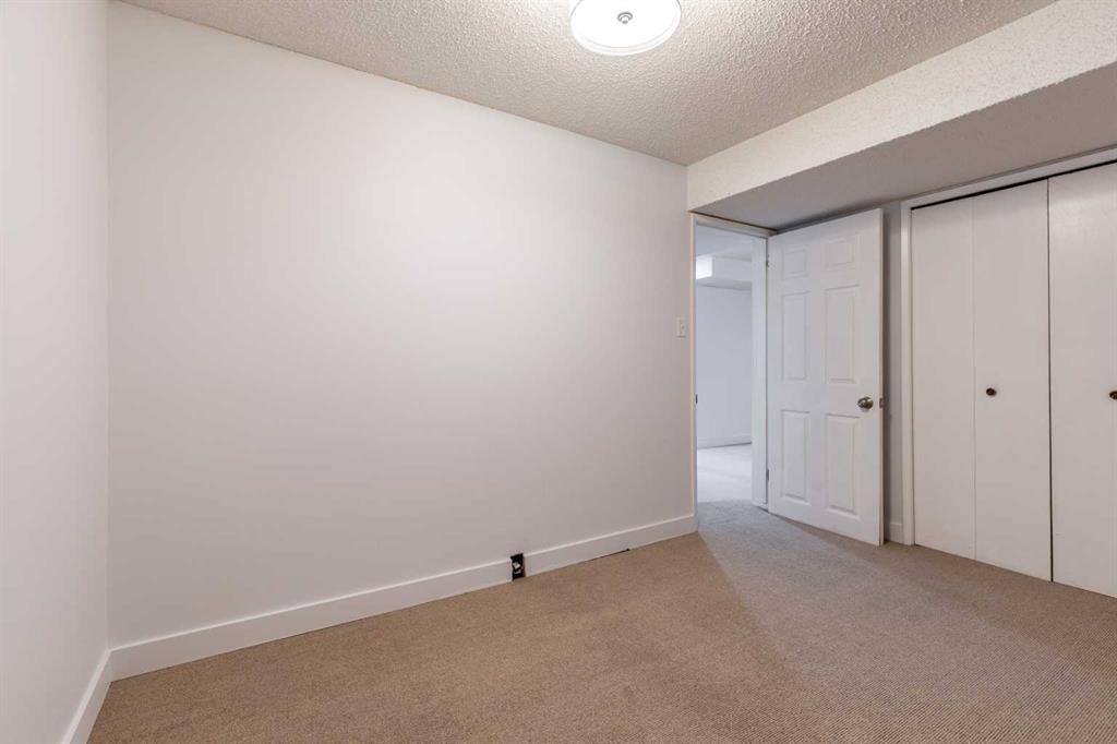 20 Rossland Bay SE