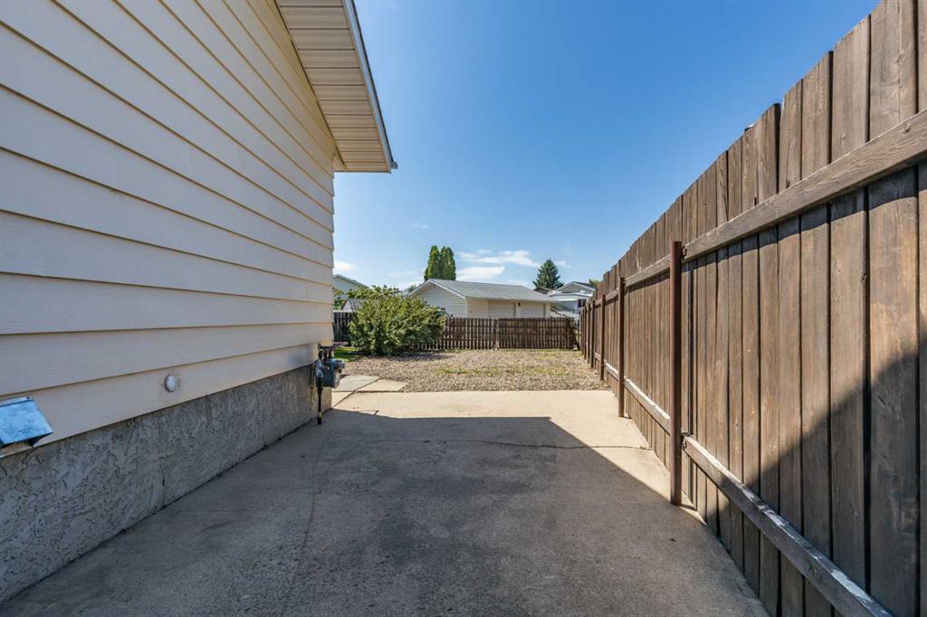 20 Rossland Bay SE