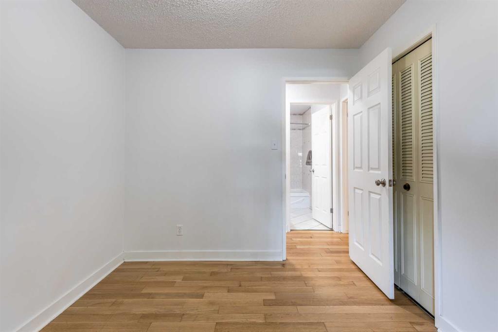 20 Rossland Bay SE