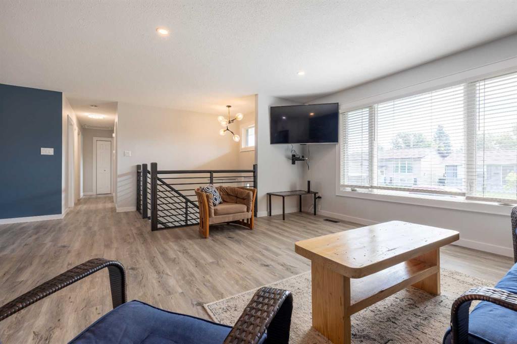 83 Ross Glen Crescent SE