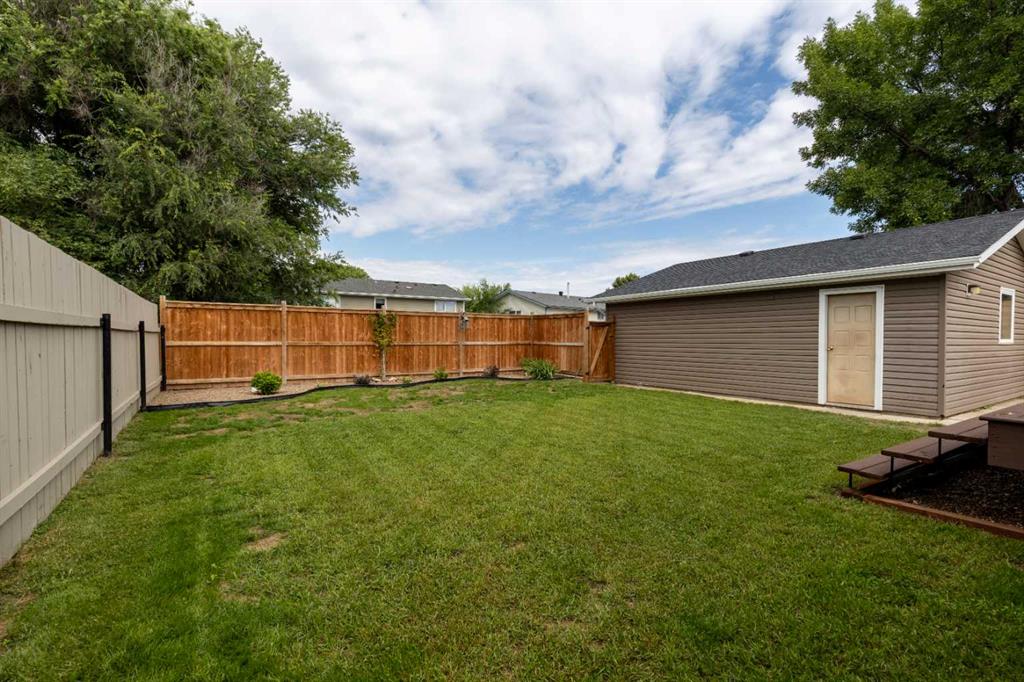 83 Ross Glen Crescent SE