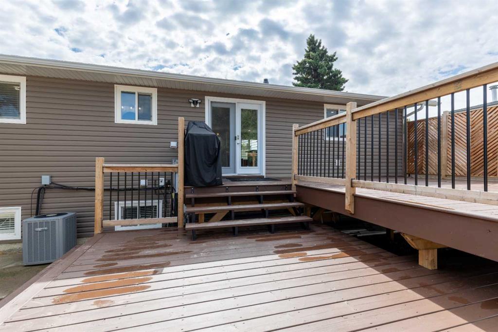 83 Ross Glen Crescent SE