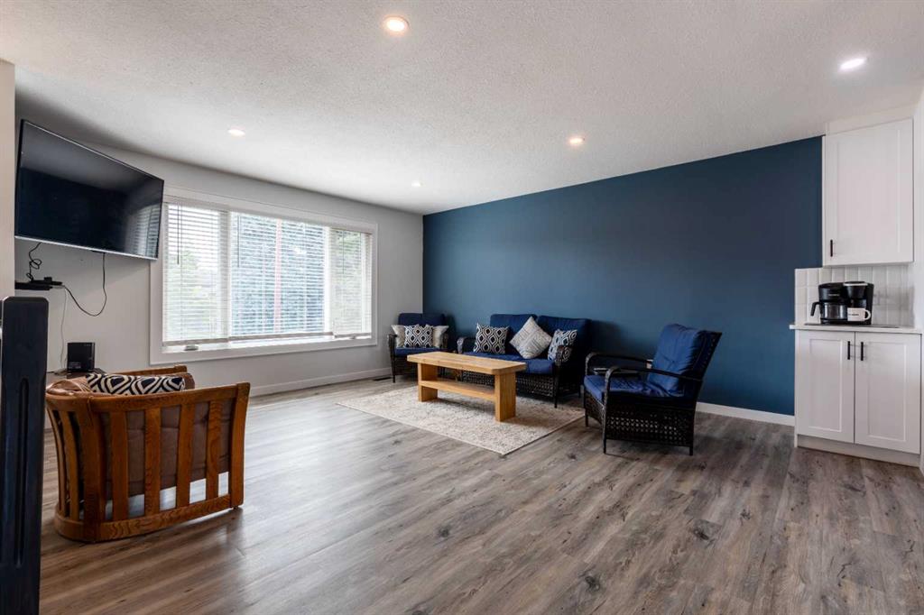 83 Ross Glen Crescent SE