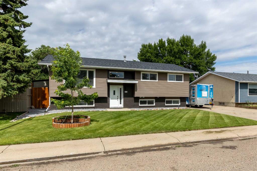 83 Ross Glen Crescent SE