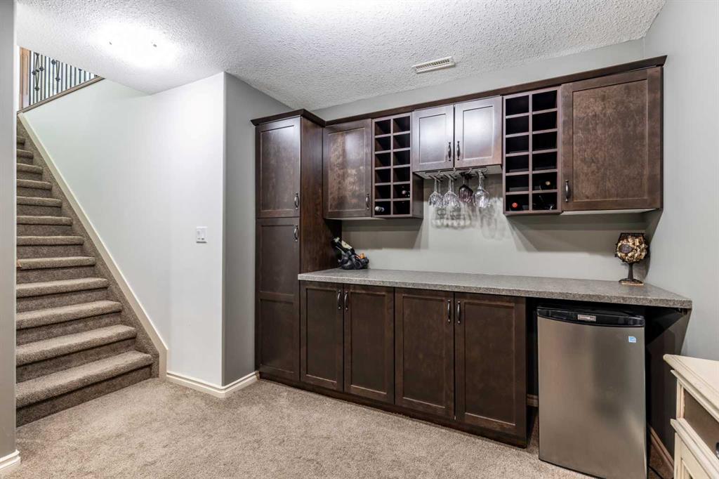 48 Somerside Way SE