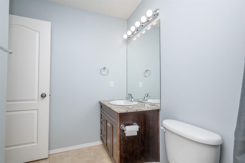12 Northlands Pointe