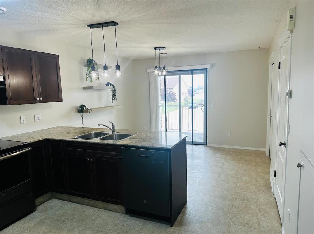 12 Northlands Pointe