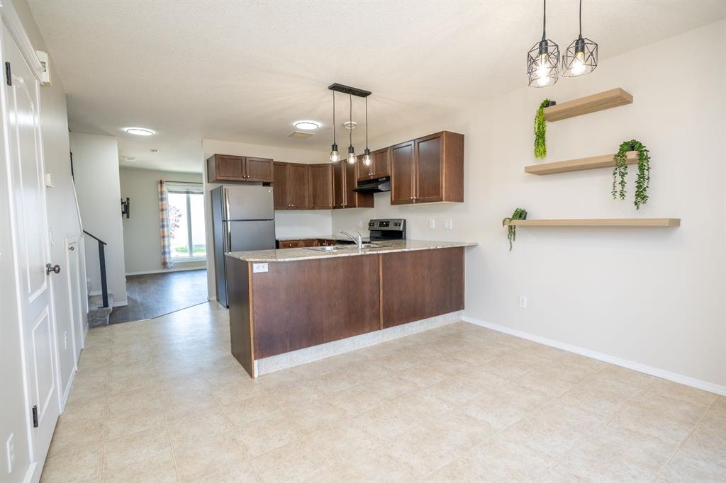 12 Northlands Pointe