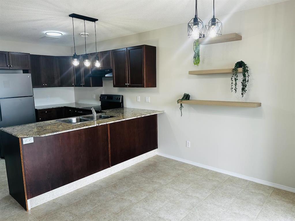 12 Northlands Pointe