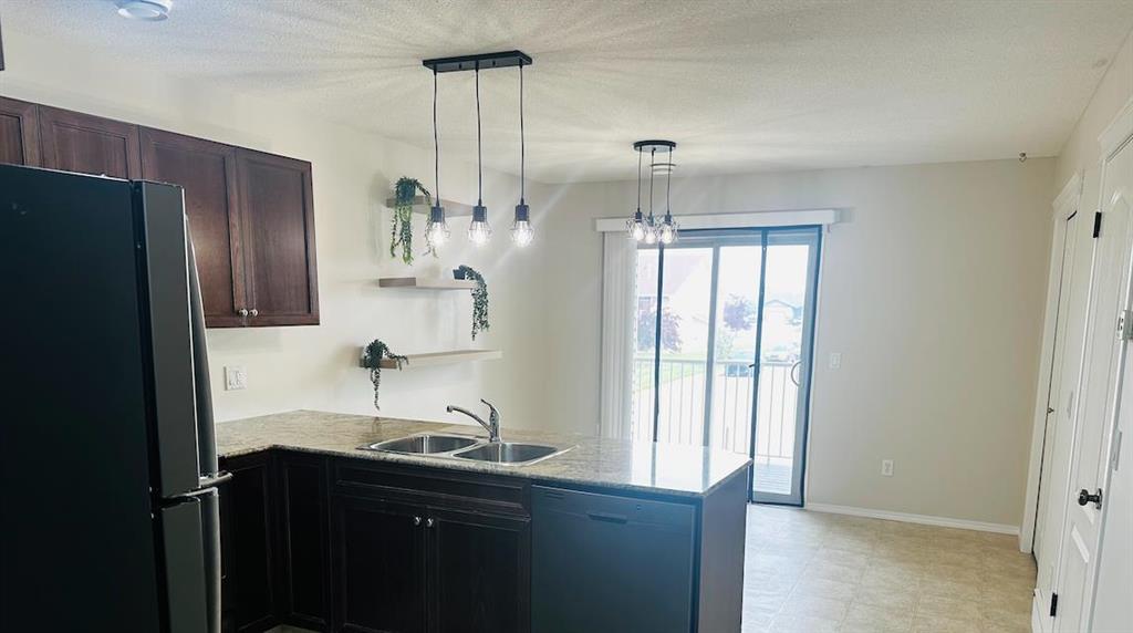 12 Northlands Pointe