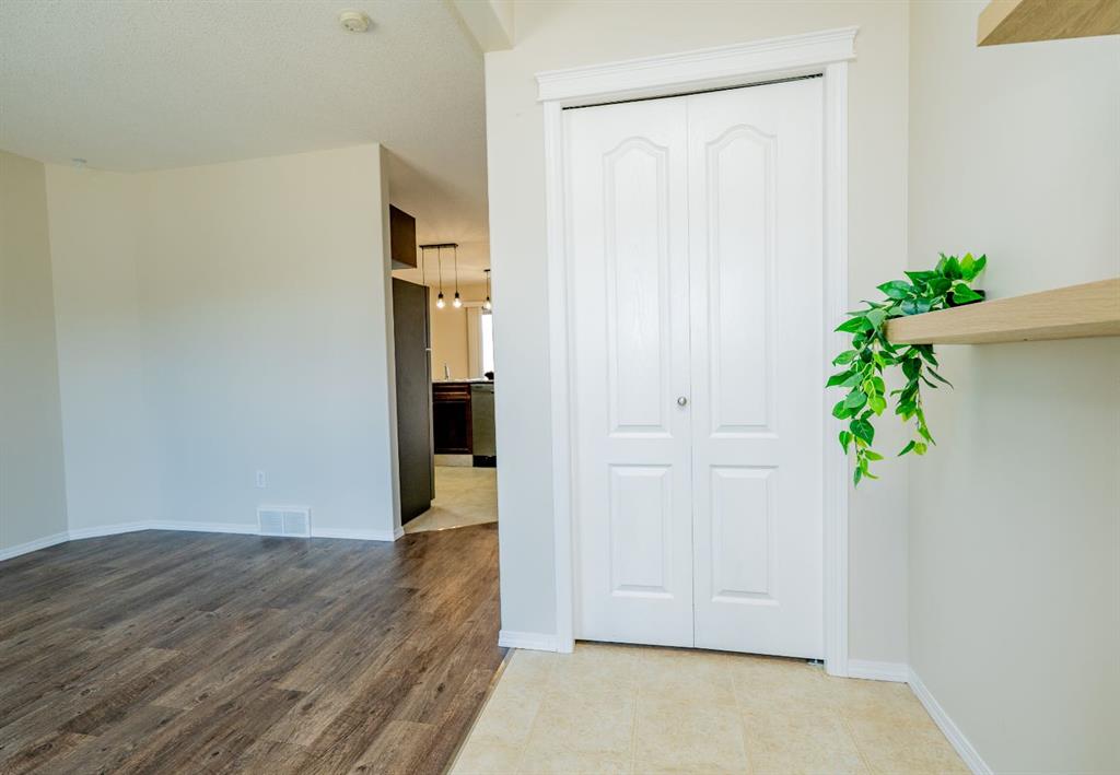 12 Northlands Pointe