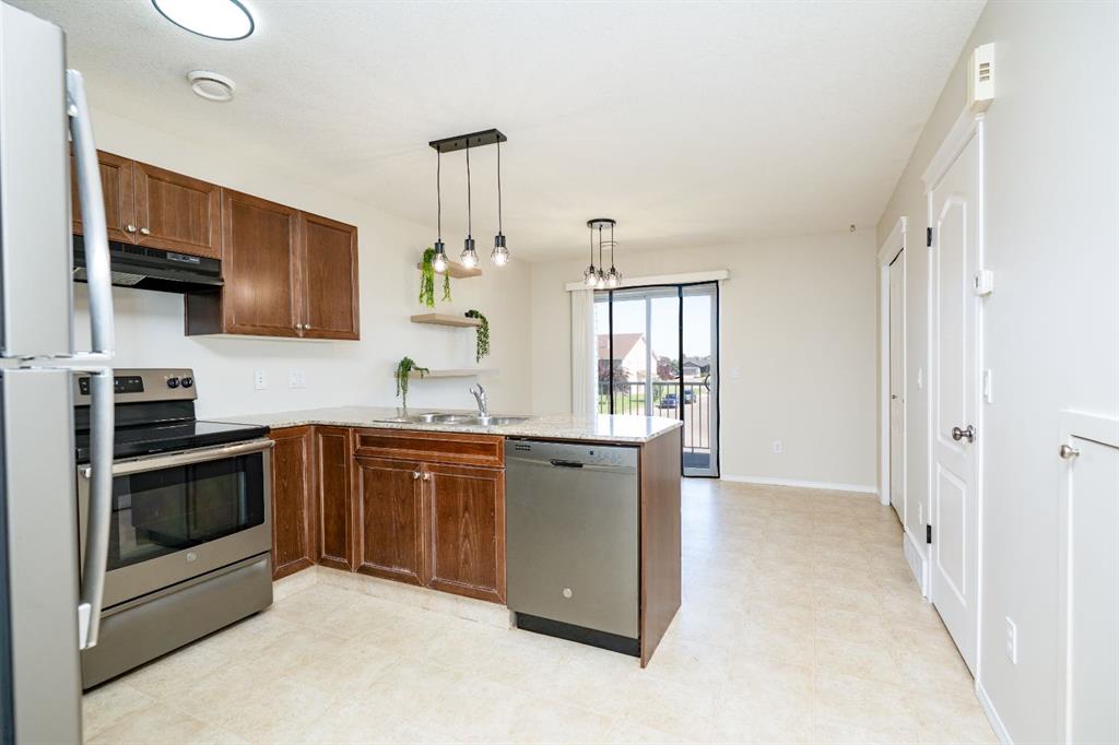 12 Northlands Pointe
