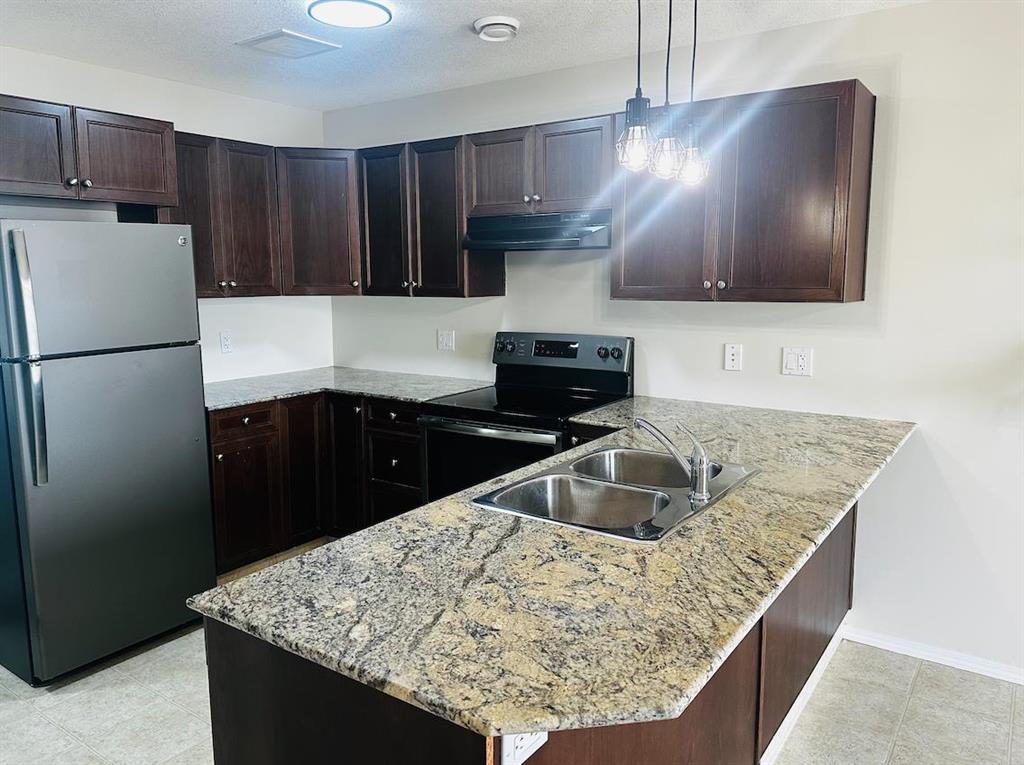12 Northlands Pointe