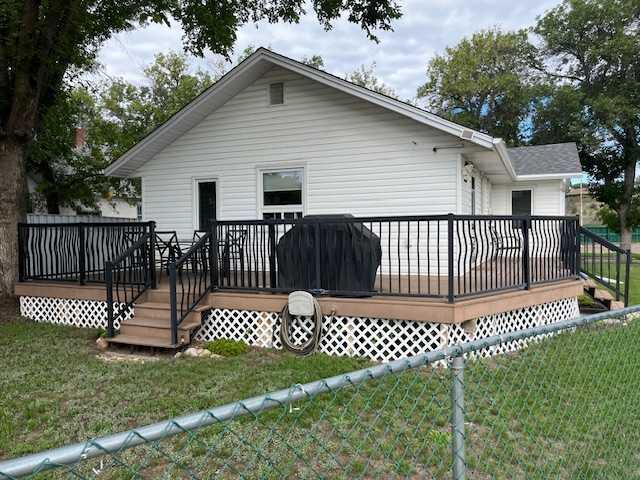 885B 2 Street SE