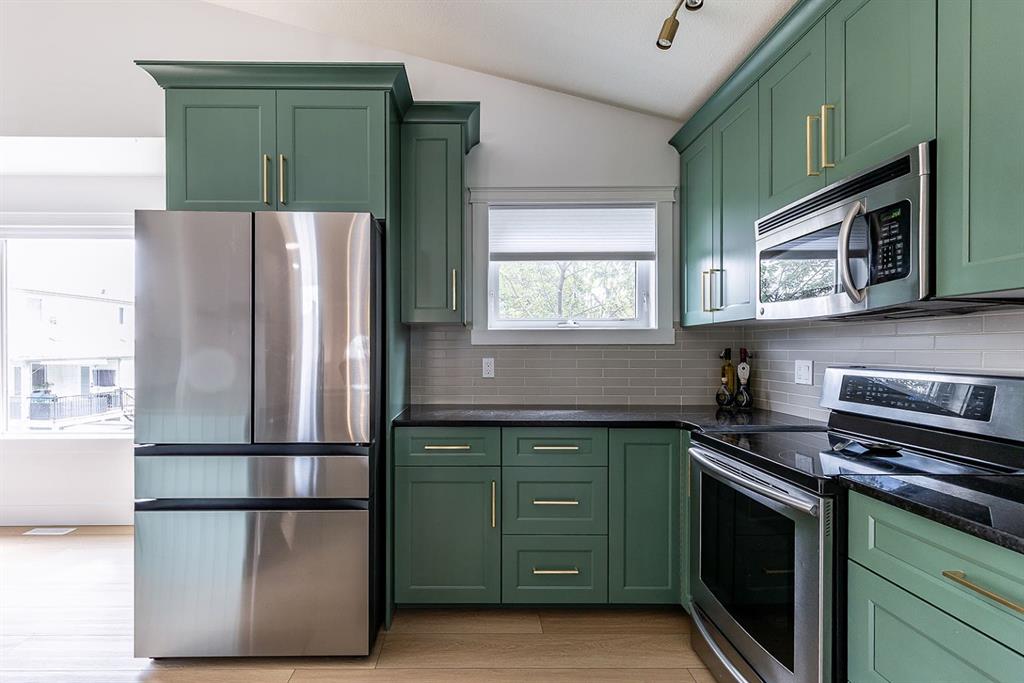 15 Vista Court SE