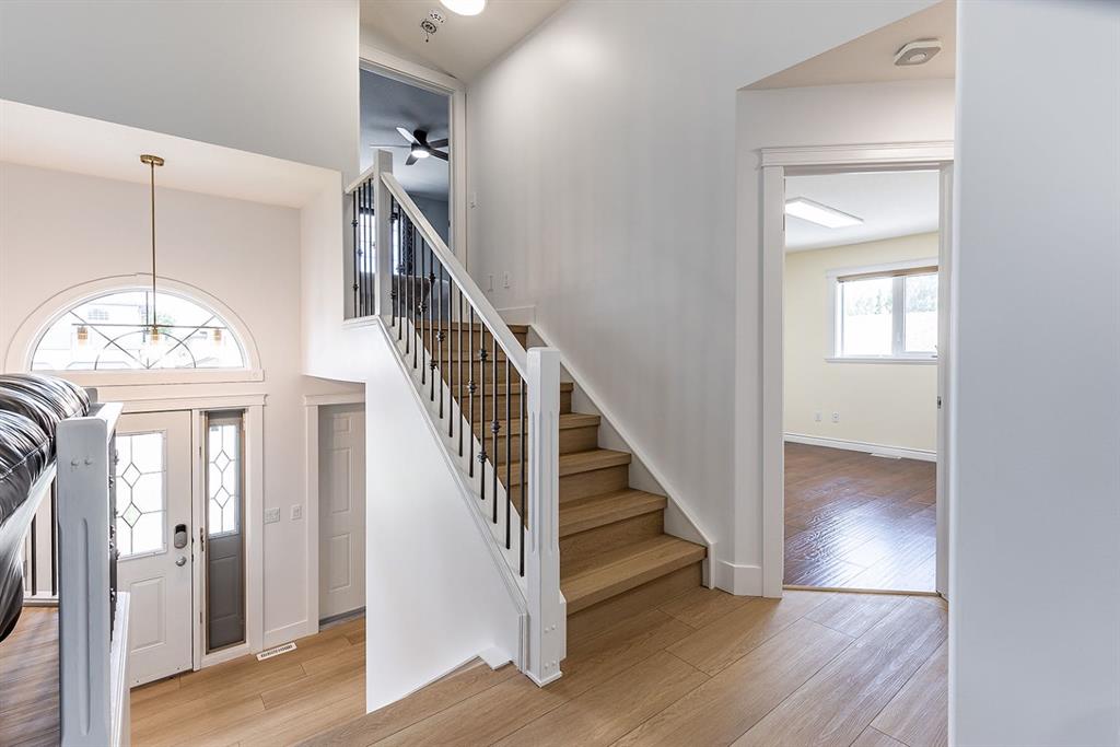 15 Vista Court SE