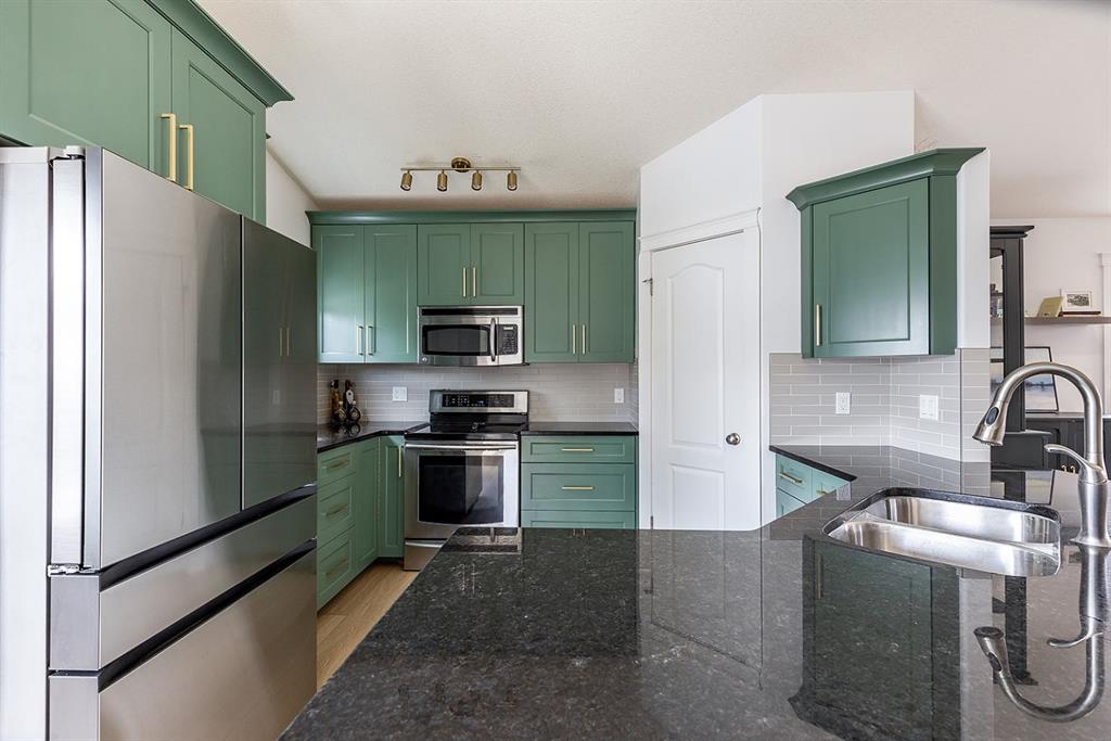 15 Vista Court SE