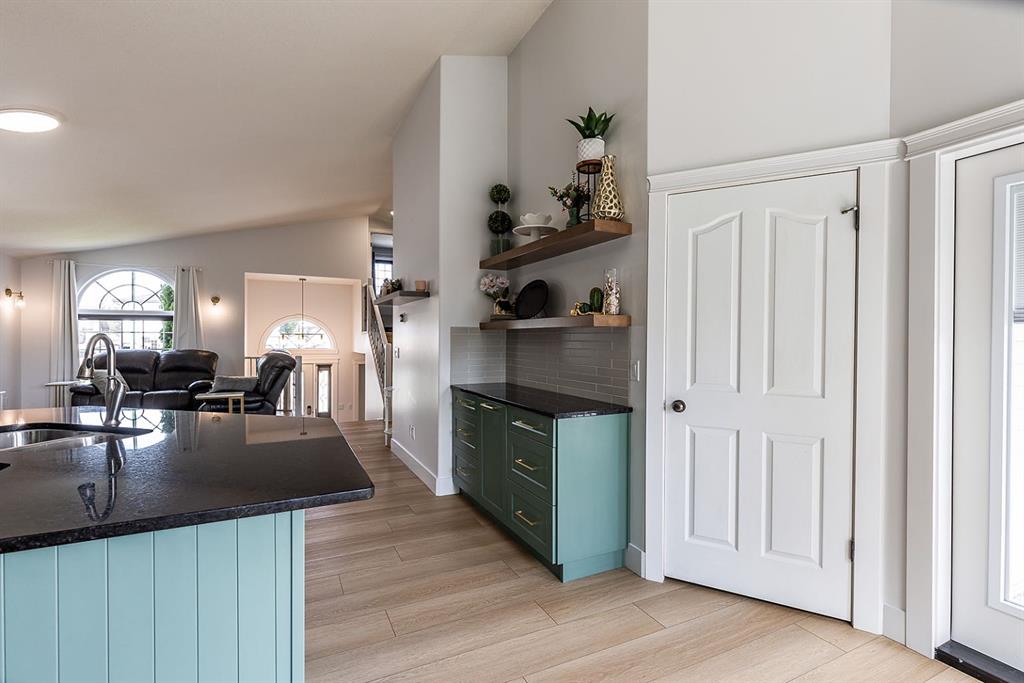 15 Vista Court SE