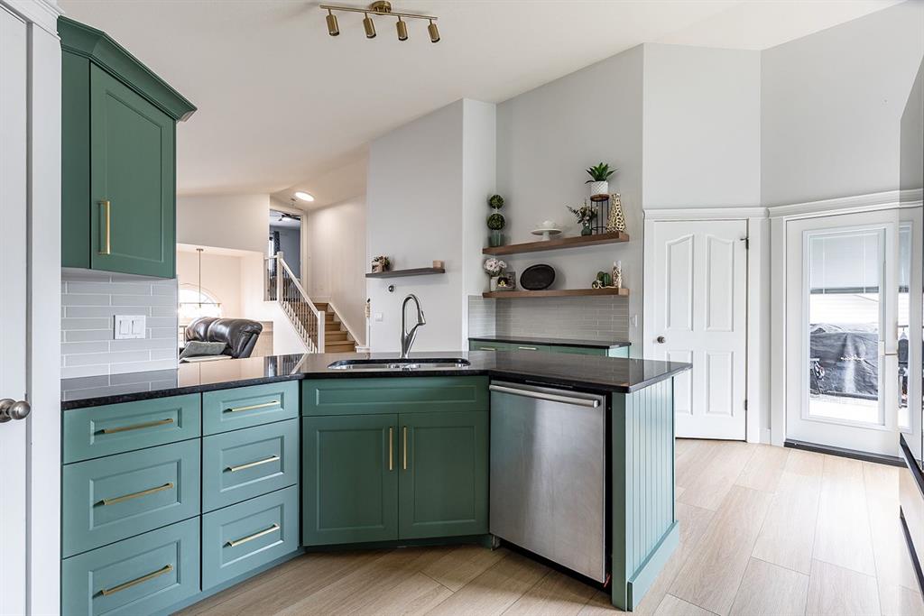 15 Vista Court SE