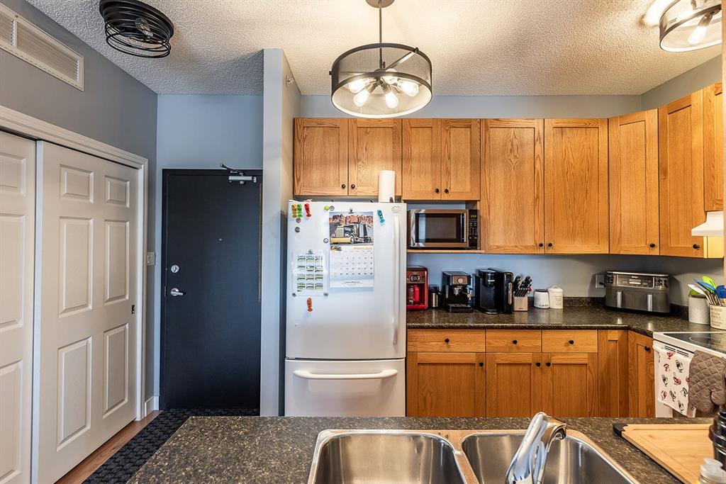 194 Sunrise Circle SW Unit: 403