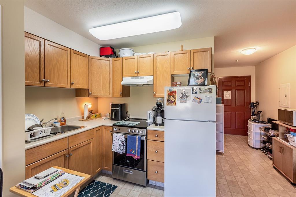 1595 Southview Drive SE Unit: 215