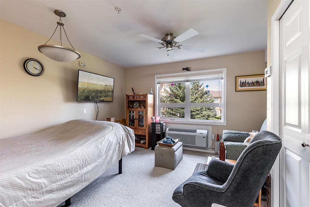 1595 Southview Drive SE Unit: 215