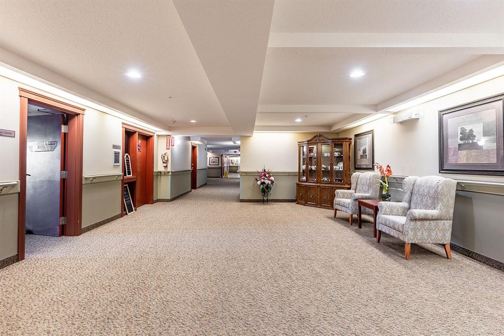 1595 Southview Drive SE Unit: 215