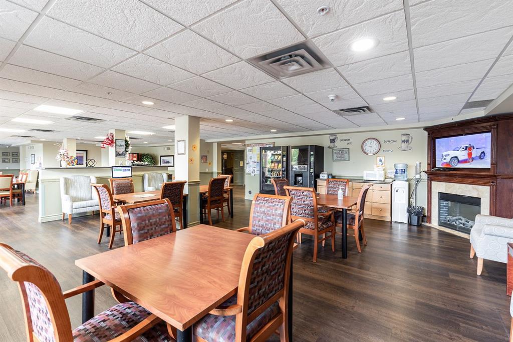 1595 Southview Drive SE Unit: 215