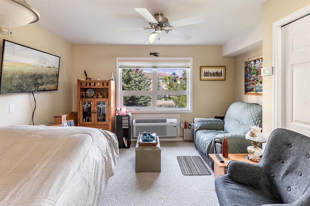 1595 Southview Drive SE Unit: 215