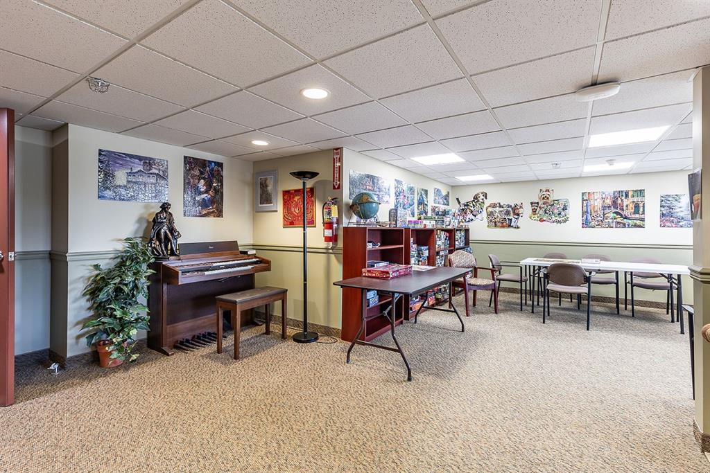 1595 Southview Drive SE Unit: 215